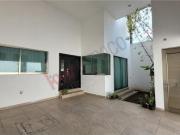 SE VENDE RESIDENCIA EN LA COLONIA EL DIAMANTE...