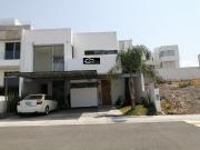 Se Vende Residencia en Lomas de Juriquilla, Cto Serv,...