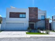 SE VENDE RESIDENCIA EN MISION DE LOS LAGOS