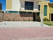 SE VENDE RESIDENCIA POR TECNOLOGICO Y LAS TORRES EN...
