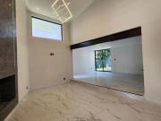 SE VENDE RESIDENCIA UBICADA EN FRACCIONAMIENTO LA VISTA...