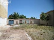 Se vende solar que cuenta con 372 m2 y 11 metros de...