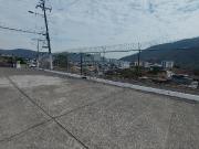 Se vende terreno bifamiliar con linda vista en sector medio