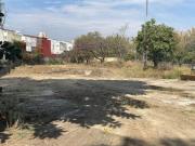 Se vende terreno sobre Av