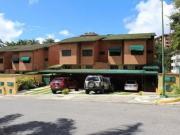 Se Vende TH 260m² 3H+1E+4.5B+2P+Pz. de Agua+Vigilancia...