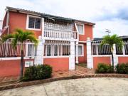 Se Vende o Alquila Townhouse 271 m2 3h /3b /3p Vista...
