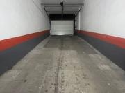 Se vende un duplex en una urbanización con piscina