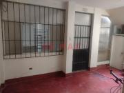 Se Vende Un Local Comercial Entre Santa Elvira Y San... Se Vende Un Local Comercial Entre Santa Elvira Y San...