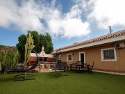 Se vende una villa con terreno en la zona de Taucho