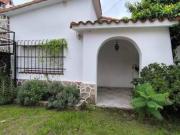 Se venden tres unidades en conjunto: casa, departamento...