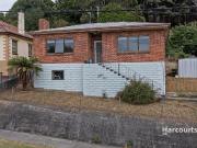 Sea Views & Walking Distance to Burnie CBD