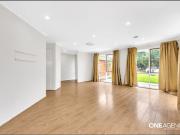 Seabrook Gem: Modern Home Perfect for Families