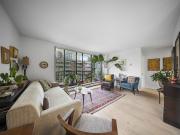 Seaside apartment with pool