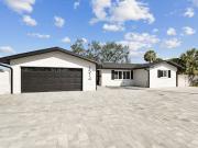 Seaside house with garden and terrace