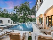 Seaside house with pool and garden