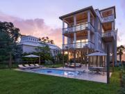 Seaside house with pool and terrace