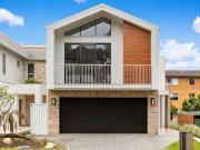 Seaside Sophistication Vaulted Ceilings, Ocean Views &...