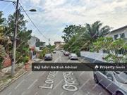 sebuah rumah teres satu tingkat yang beralamat pos di...
