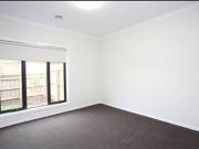 Secluded Townhouse In Great Location