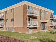 Second Floor One Bedroom Unit for Rent in Killarney!