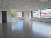 Sector 12 de Octubre, arriendo moderna Oficina