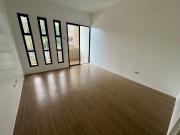 Live Near Everything: 2 Storey Home in Commonwealth,...