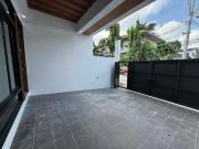 Secure QC Living: Elegant 3 Storey Townhouse for Sale Gio