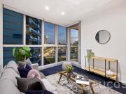 SECURE ‘QUAYS’ BLISS AND STUNNING CITY VIEWS