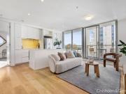Secure, Stylish and Beachside with City Views