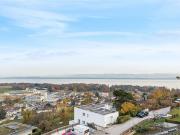 Seeblick und zeitgenössische Eleganz mit unabhängigem Studio