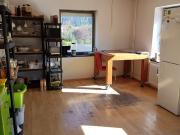 Sehr große Wohnung mitten im Grünen für kleines Geld