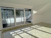 Sehr helle 2 Zimmer Dachgeschosswohnung in ruhiger Lage