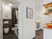 Sehr helle 2 Zimmer Wohnung mit Altbau Charme im Zentrum...