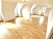 SEHR HELLE, PROVISIONSFREIE, UNBEFRISTETE 114m² 3 ZIMMER...