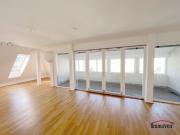 Sehr helle und große Wohnung in der Algersdorfer Straße!