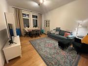 Anfragestopp! Sehr hübsche 4 Zimmer Wohnung am Lister Platz