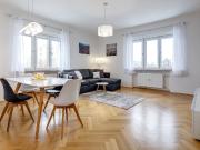 Sehr schöne Altbauwohnung mit hohen Räumen