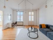 Sehr schöne, große Altbauwohnung mit Balkon und 3 großen... Sehr schöne, große Altbauwohnung mit Balkon und 3 großen...