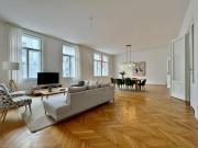 Sehr schöne und sanierte Altbauwohnung nähe Krugerstrasse