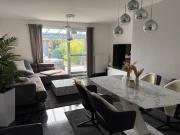 sehr schönes, hochwertig renoviertes Reihenmittelhaus in...