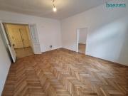 sehr zentral und ruhig gelegen mit Balkon Stilaltbau...