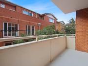 Selection of 3 newly renovated 1 bedroom apartments!