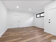 Self Contained 1 bedroom Granny Flat for Lease!