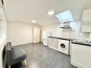 Self Contained Studio, W13 Ealing Self Contained Studio, W13 Ealing