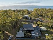 Self Sufficient, Tropical Retreat, Water Views, Walk to...