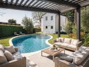 Selten in der Nyon Villa mit großem, intimem Garten