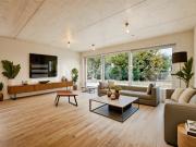 Selten in Echichens Neues Doppelhaushaus an den Toren...