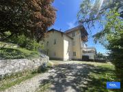 Seltene Gelegenheit! 3 Familien Villa in Bestlage...