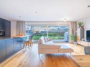 Seltene Gelegenheit neuwertige, in kleinem Baukörper...