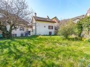 SELTENE IMMOBILIE IM HERZEN DES DORFES – GROSSES...